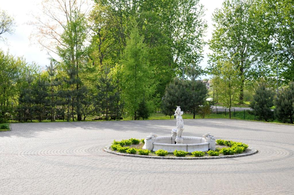 Zajazd Bialy Mlyn Sterławki Wielkie Exterior foto