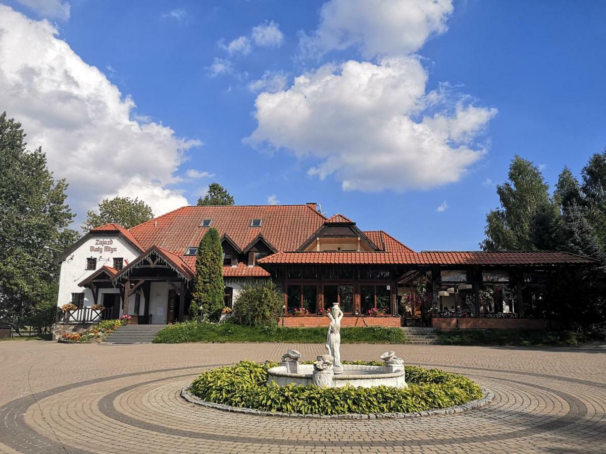 Hotel Zajazd Bialy Mlyn Sterławki Wielkie Exterior foto